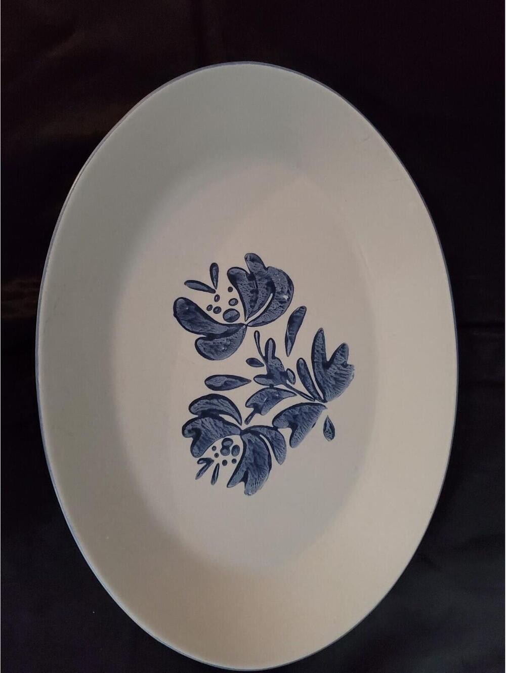 Pfaltzgraff Yorktowne Oval Platter 14" x 10"  Serving Platter